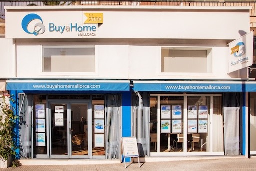 Fasad på Buy a Home Mallorcas kontor i San Agustín